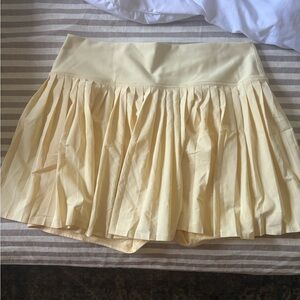 Chic A-Line Yellow Pleated Skirt